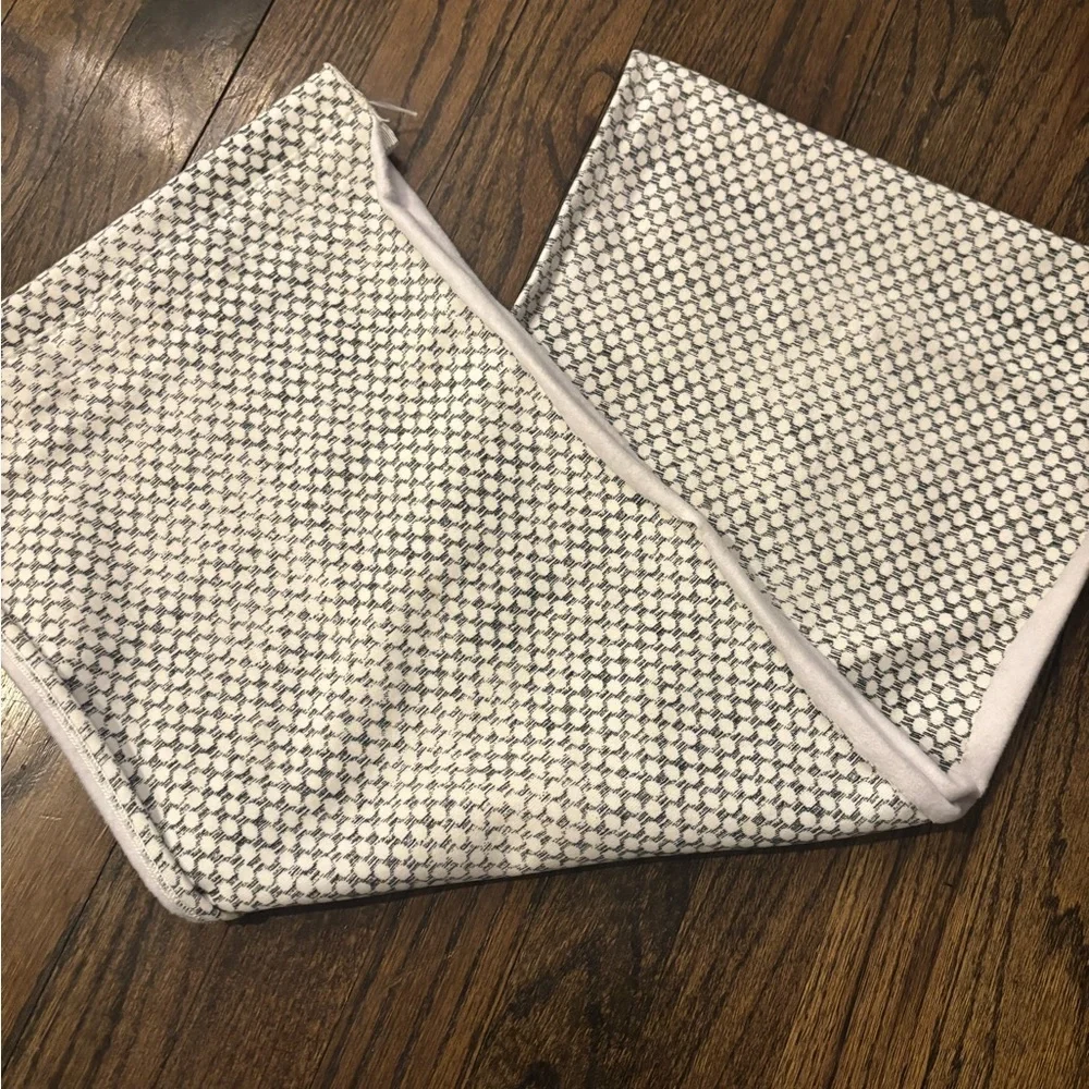 Lululemon Vinyasa Scarf *Fleece Dottie Eyelet White Black / White - one size